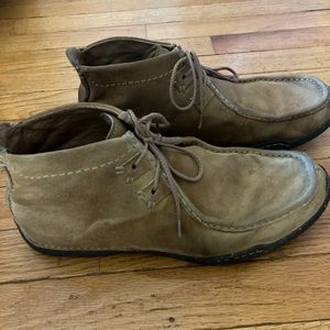 UGG 5796 Men’s Berrien Lenox Tan Suede Chukka Boots size 9.5